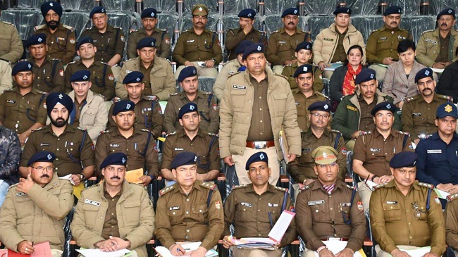 अपराध गोष्ठी में SSP NAINITAL प्रहलाद मीणा ने पुलिस अधिकारियों और कर्मचारियों के कसे पैंच