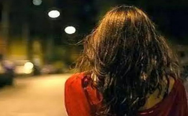 अल्मोड़ा : मानसिक रुप से अस्वस्थ महिला बरामद, परिजनों के सुपुर्द