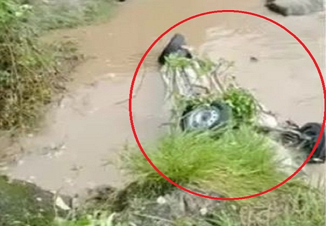 उत्तराखंड : टोंस नदी में जा गिरा यूटिलिटी वाहन, दो की मौत, एक महिला घायल