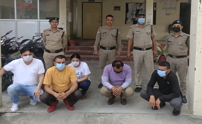 उत्तराखंड : स्पा सेंटर की आड़ में देह व्यापार - पति-पत्नी समेत पांच गिरफ्तार