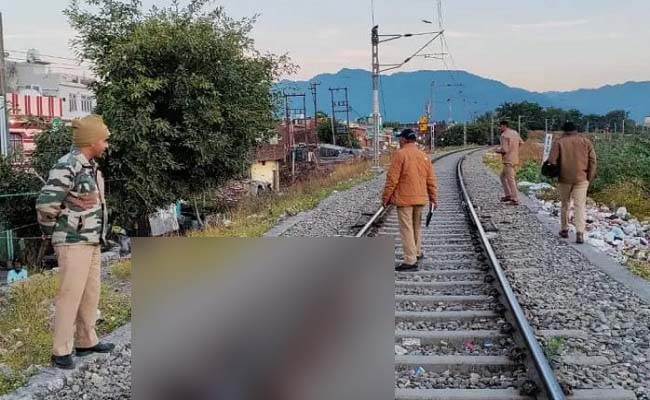 हल्द्वानी : रेलवे ट्रैक पर दो टुकड़ों में मिली युवक की लाश, मिला सुसाइड नोट