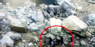 घायल का रेस्क्यू करती खैरना पुलिस टीम