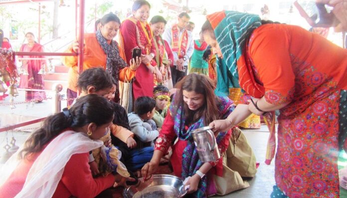 नवरात्रि नारी शक्ति उत्सव मनाया, घर-घर कन्या पूजन