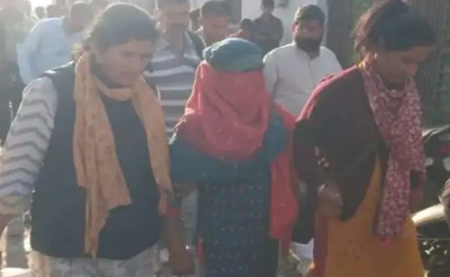 उत्तराखंड : रिश्वत लेते महिला ग्राम प्रधान को विजिलेंस ने रंगे हाथों पकड़ा