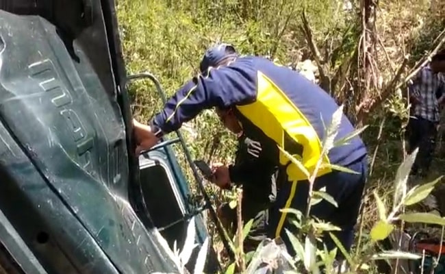 उत्तराखंड: वन विभाग का वाहन दुर्घटनाग्रस्त, वन क्षेत्राधिकारी की मौत; 2 घायल