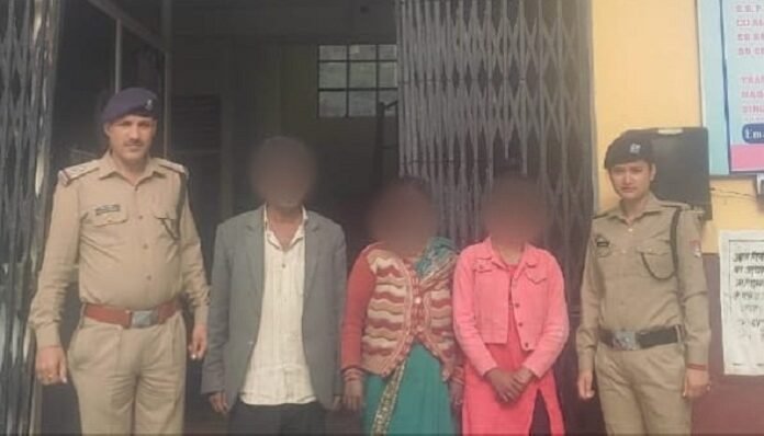 घर से गायब युवती को पुलिस ने बरामद किया