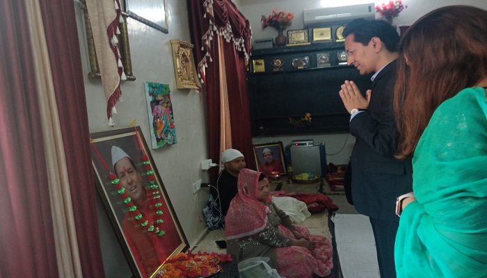 दिवंगत कैबिनेट मंत्री के घर पहुंचकर दीपक रावत ने व्यक्त की शोक संवेदना