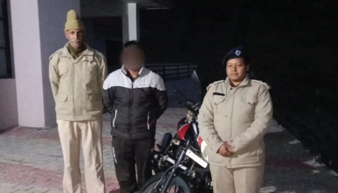 नशे में दुपहिया दौड़ाना पड़ा भारी, गिरफ्तार, वाहन सीज