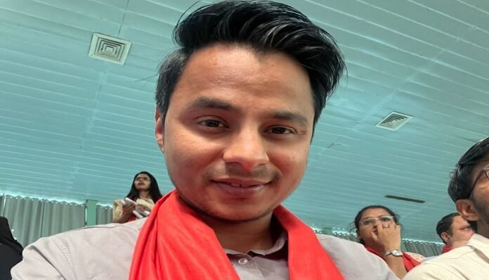 गरुड़ के अंकित को डीयू से गणित में पीएचडी की उपाधि