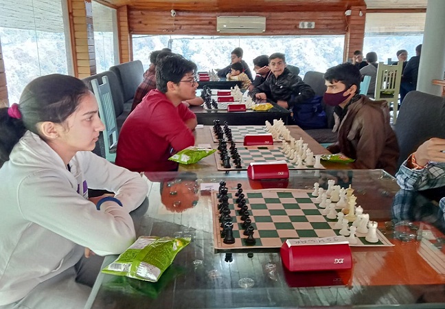 शतरंज प्रतियोगिता में शारदा का शानदार प्रदर्शन