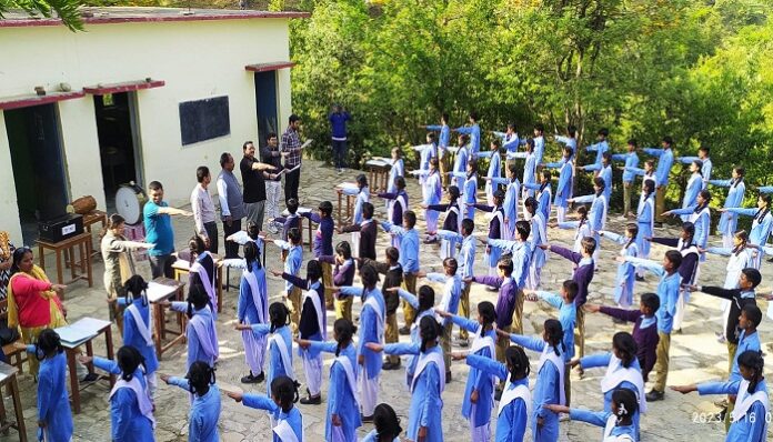 हम प्रकृति सम्मत जीवन शैली अपनाएंगे