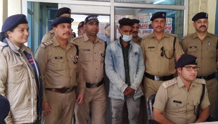 पुलिस को चकमा देकर भागा वारंटी फिर चढ़ा हत्थे