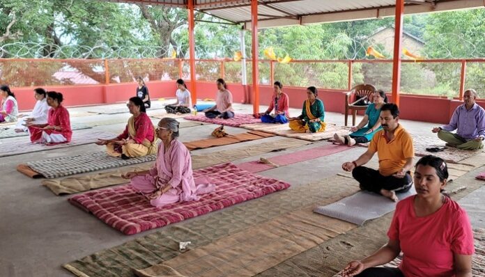 साईं मंदिर परिसर में जगी ‘करो योग-रहो निरोग’ की अलख