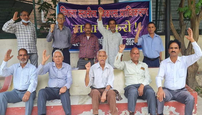 The committee protested against DDA