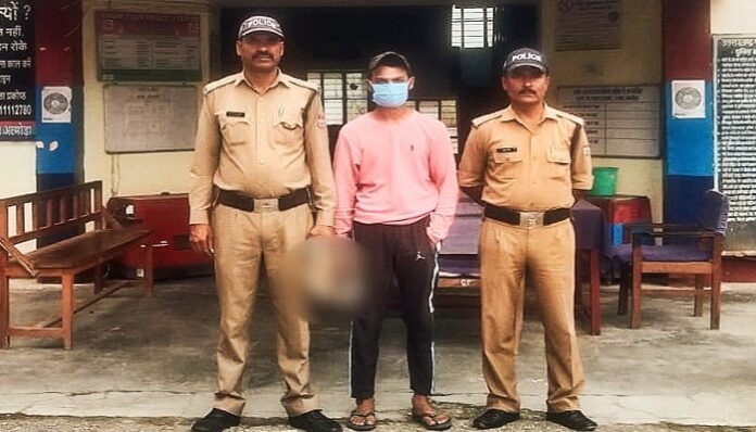 घर से स्कूल गई बालिका गुम, रामनगर में युवक के कब्जे से छुड़ाई