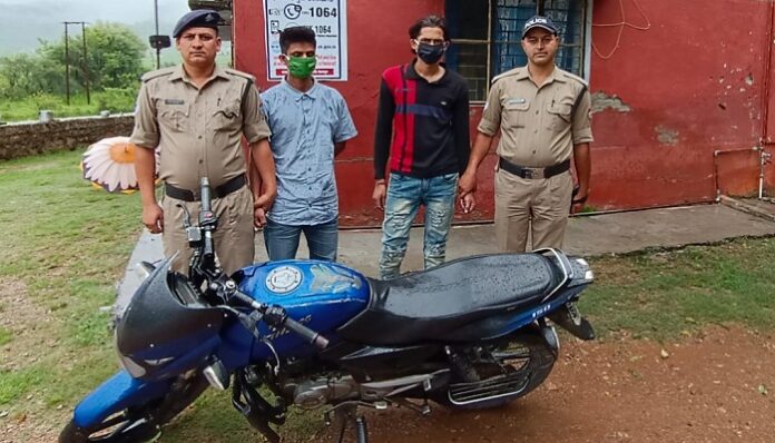 नशे का शौक पूरा करने के लिए उड़ा ली मोटरसाईकिल