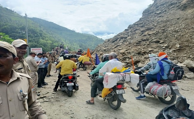 Uttarakhand : पहाड़ से लेकर मैदान तक बारिश, नैनीताल जिले में 11 मार्ग बंद