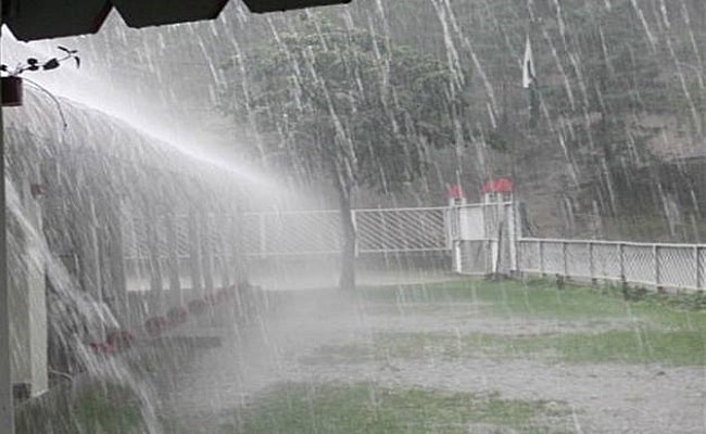 नैनीताल जिले में पिछले 24 घंटे में रिकॉर्ड बारिश, 6 राजमार्ग समेत 19 मार्ग बंद