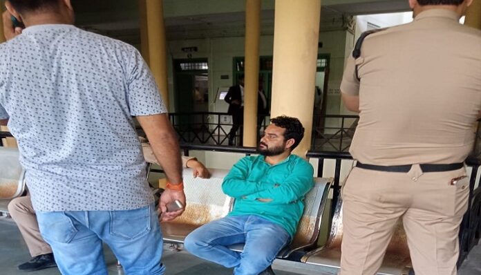 बागेश्वर पहुंचे बेरोजगार संघ के अध्यक्ष बाॅबी पवार गिरफ्तार