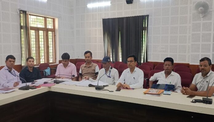 दो प्रत्याशियों को जारी हुआ नोटिस