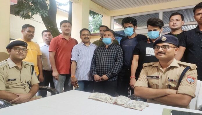 35 लाख कीमत की भालू की पित्तियां बरामद, तीन गिरफ्तार