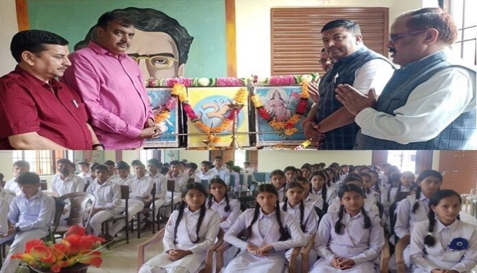 राष्ट्र के नव निर्माण के लिए आगे आएं युवा