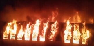 शॉर्ट सर्किट से लगी आग, करीब डेढ़ दर्जन मकान आये चपेट में