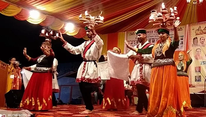 अल्मोड़ा नंदादेवी महोत्सव: भूमर, फाग व ठोड़ा नृत्यों ने मंच पर बिखेरी बहुरंगी छटा