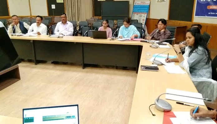 बैंकों में लंबित ऋण आवेदन इसी माह निस्तारित हों—आकांक्षा