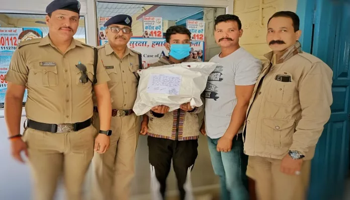 देवी पूजा पंडाल से चोरी का पर्दाफाश, चोर दबोचा