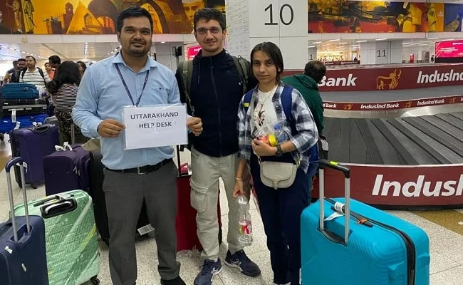 उत्तराखंड के दो नागरिकों समेत इजरायल से 212 भारतीय नागरिकों को लेकर चाटर्ड विमान दिल्ली पहुंचा