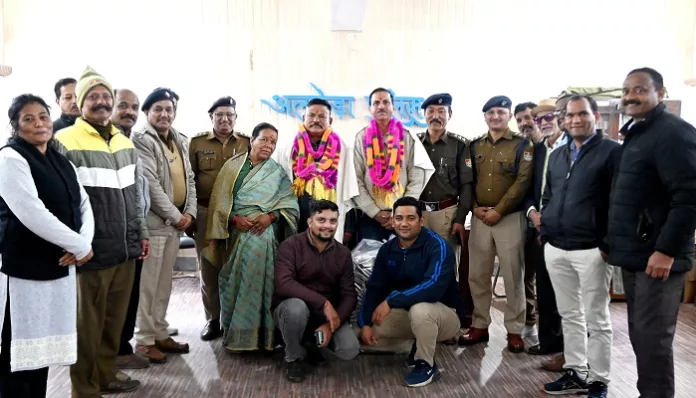 उप निरीक्षक नित्वाल व अपर उप निरीक्षक जोशी सेवानिवृत्त, विदाई दी