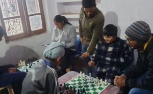 Queen's Chess Academy की ओपनिंग
