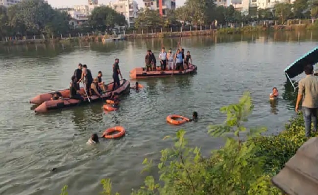 बेहद दुःखद : छात्रों से भरी नाव झील में पलटी, 10 बच्चों समेत 2 टीचर की मौत