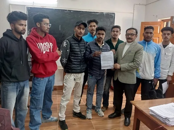 पिथौरागढ़ में छात्र संघ महासचिव ने दिया इस्तीफा