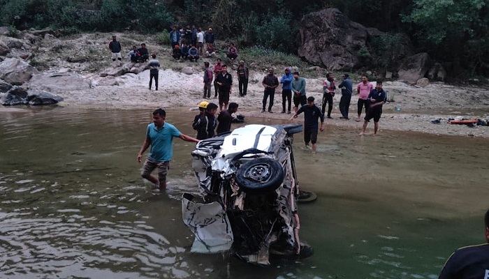 बागेश्वर जिले में कार खाई में गिरी, 04 की मौत