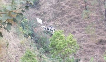 Uttarakhand : बारात से लौट रहा वाहन खाई में गिरा; चार की मौत, चार गंभीर