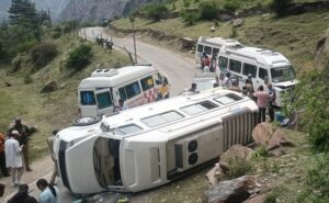 Chardham Yatra 2024 : ऊंचाई वाले इलाकों में हल्की बारिश, गंगोत्री हाईवे पर तीर्थयात्रियों का वाहन दुर्घटनाग्रस्त