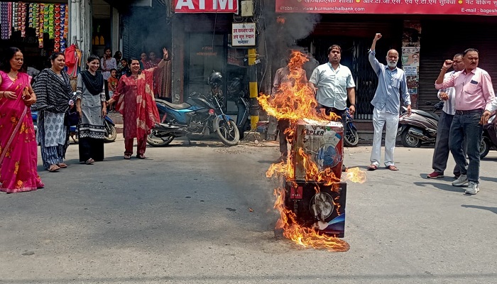 उद्यान घोटाला उजागर होते हुए कांग्रेसजनों का चढ़ा पारा