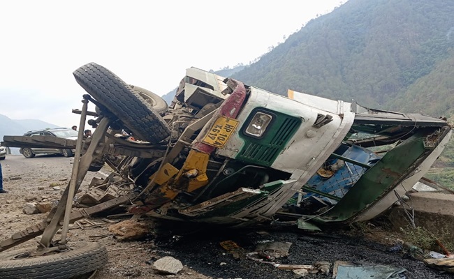 शिमला में सड़क हादसे में चार लोगों की मौत, तीन घायल