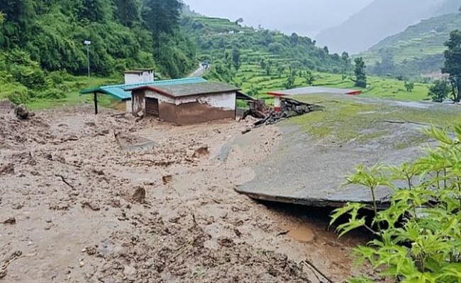 उत्तराखंड में बारिश का कहर : भूस्खलन की चपेट में आया मकान, मां-बेटी की मौत