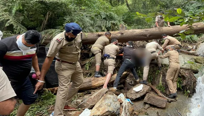 गुमशुदा शिक्षक का शव स्कूटी समेत बरसाती नाले में मिला