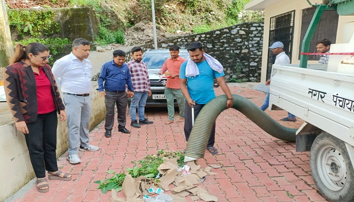 डीएम ने किया जटायु मशीन का शुभारंभ