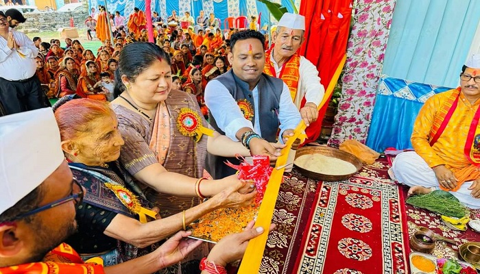 भव्य कलश यात्रा के साथ गणेश महोत्सव का श्रीगणेश