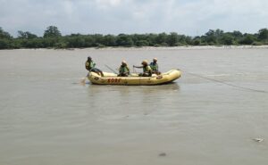 ऋषिकेश : गंगा में डूब रहे भाई को बहनों ने बचाया, खुद बह गईं