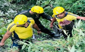 उत्तराखंड : मैगी प्वाइंट के पास खाई में गिरी कार, छह लोग सवार थे, दो की मौत