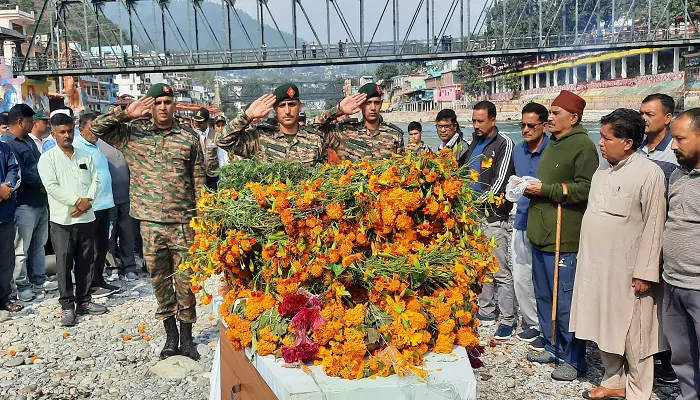 हवलदार जगदीश को दी अंतिम सलामी, सरयू संगम पर अंत्येष्टि