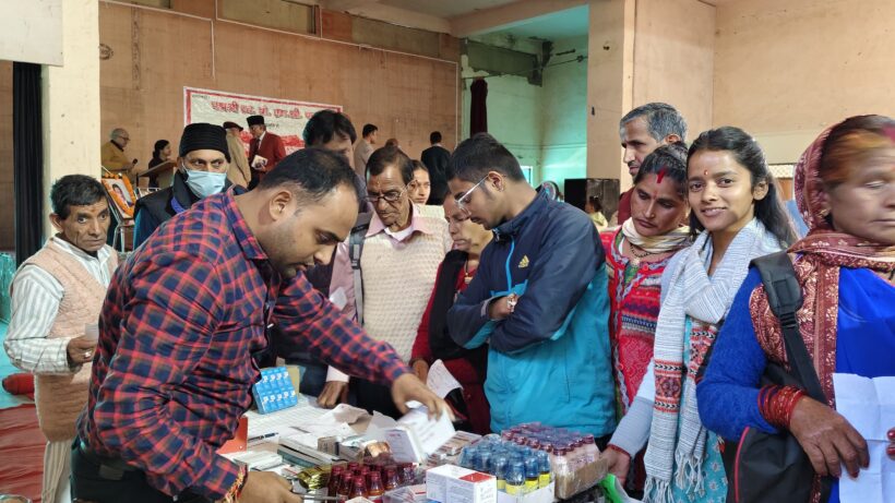 जयंती पर याद गिए गए पद्मश्री स्व० प्रो० एम०सी० पंत, रानीखेत में लगा हेल्थ कैंप