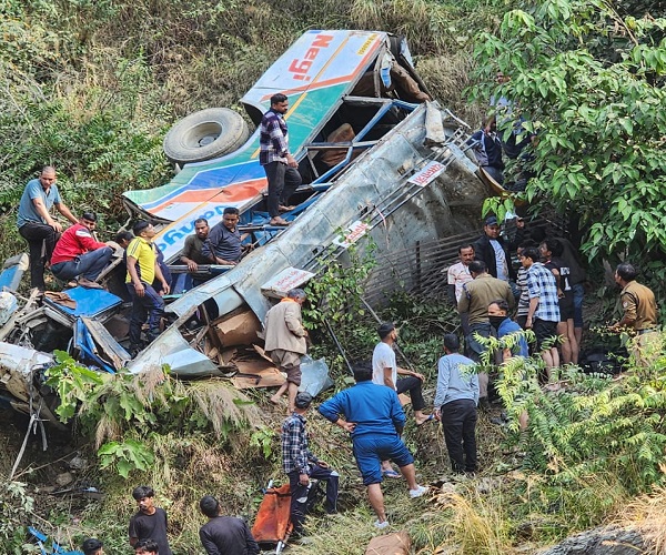 सल्ट सड़क हादसा अपडेट: अब तक 20 यात्रियों के मौत की सूचना