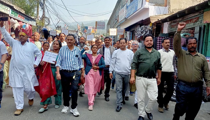 रैली निकालकर ग्रामीणों ने मांगा कांडा विकासखंड